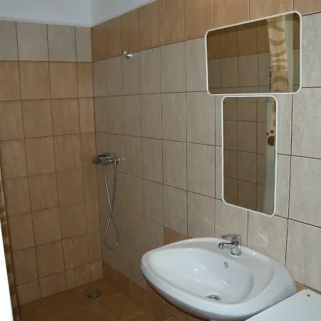 度假居 Apartment In Balatonboglar/Balaton 18175 *